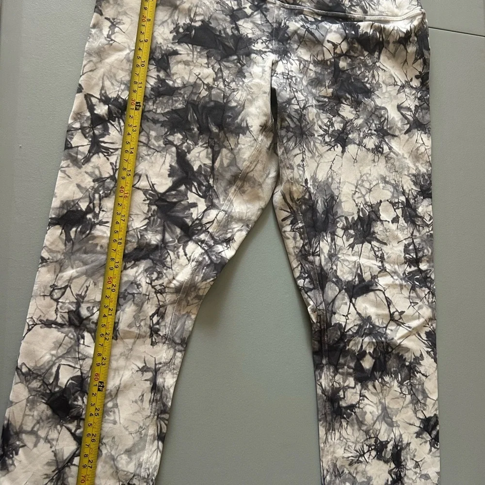 Lululemon Athletica Monochrome Tie-Dye Capris